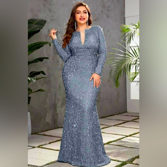 Event dress - Picture 1 of 3